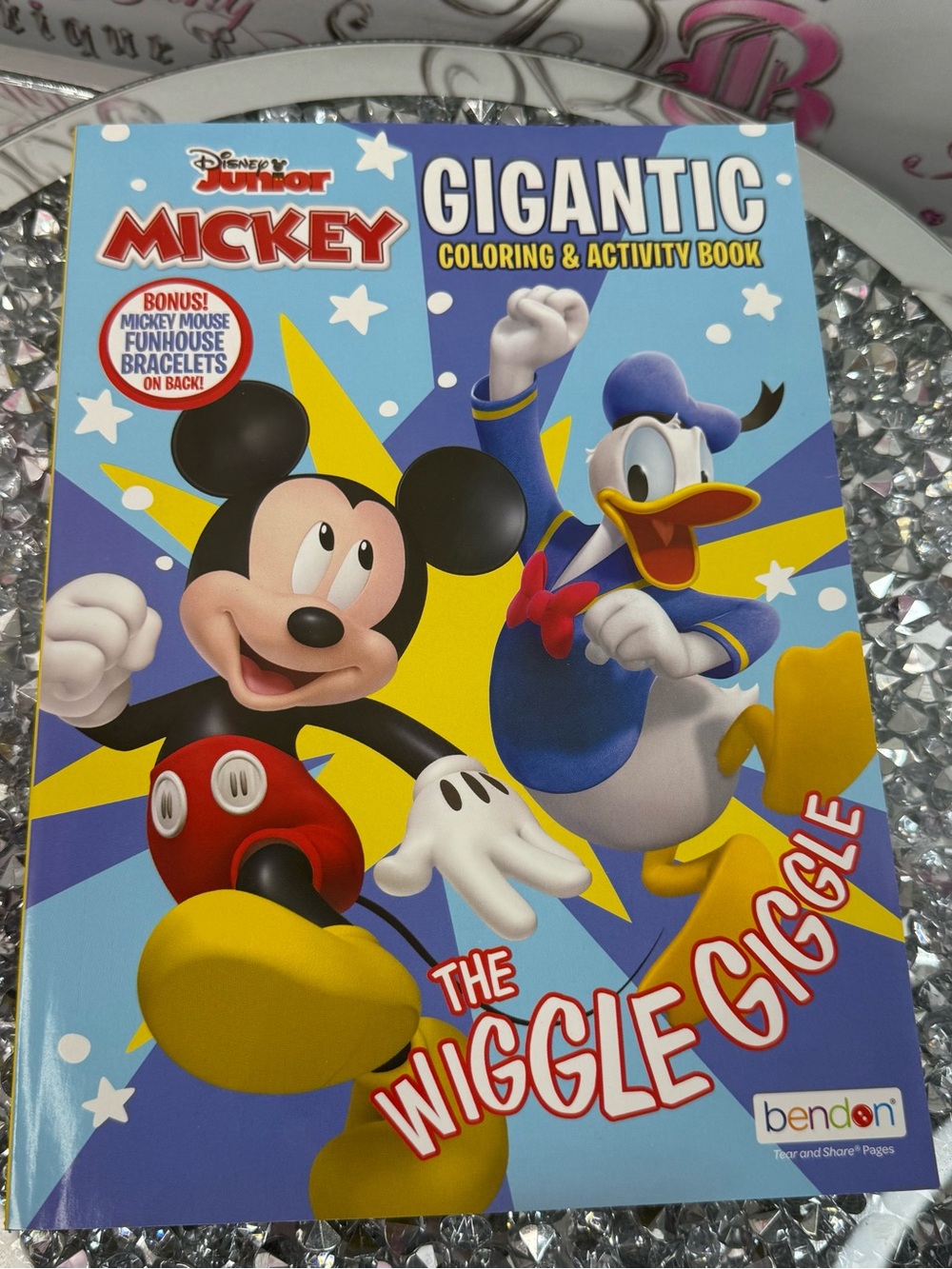 Disney book Mickey & Donald Gigantic Coloring Activity Book - Blue, Yellow, Red